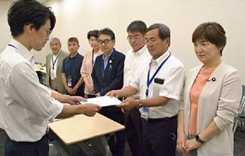 宇部空港の軍事利用反対―山口県議らと国に要請